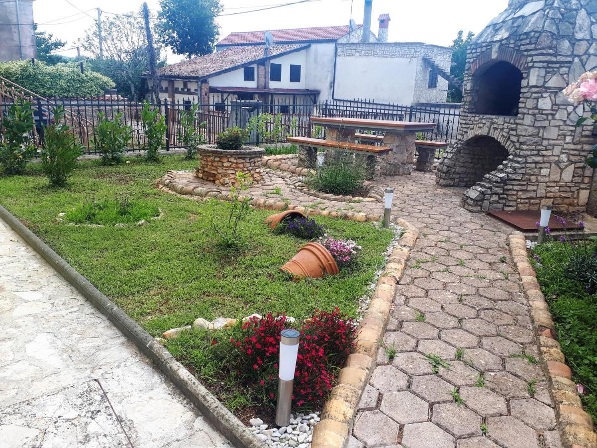 Apartment Terra Rossa Kastelir Luaran gambar